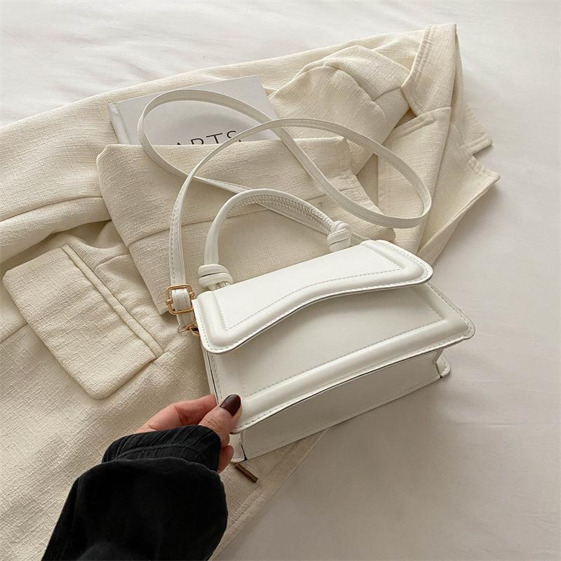 Spring 2025 new fashionable and simple popular simple shoulder portable oblique span women's bag foreign style solid color small square bag