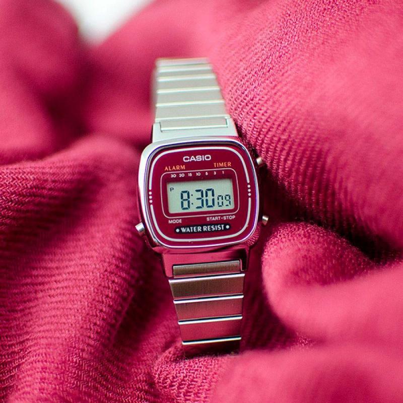 CASIO VINTAGE Stainless Steel Strap Watch Men's Watches Red Watch Dial LA670WA-4