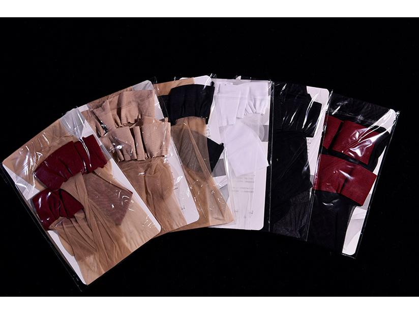 

Комплект чулок с кружевной отделкой: Красное кольцо на ногу, Высокие носки с белой и черной вставкой Red trim + Black stockings