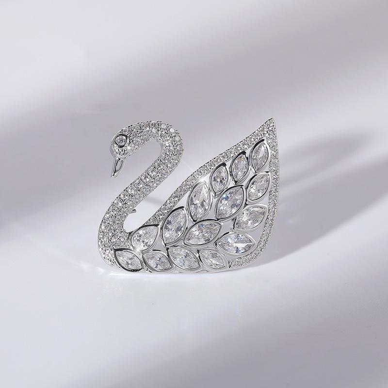 Exquisite Zirconia Swan Brooch - Elegant Coat Accessory