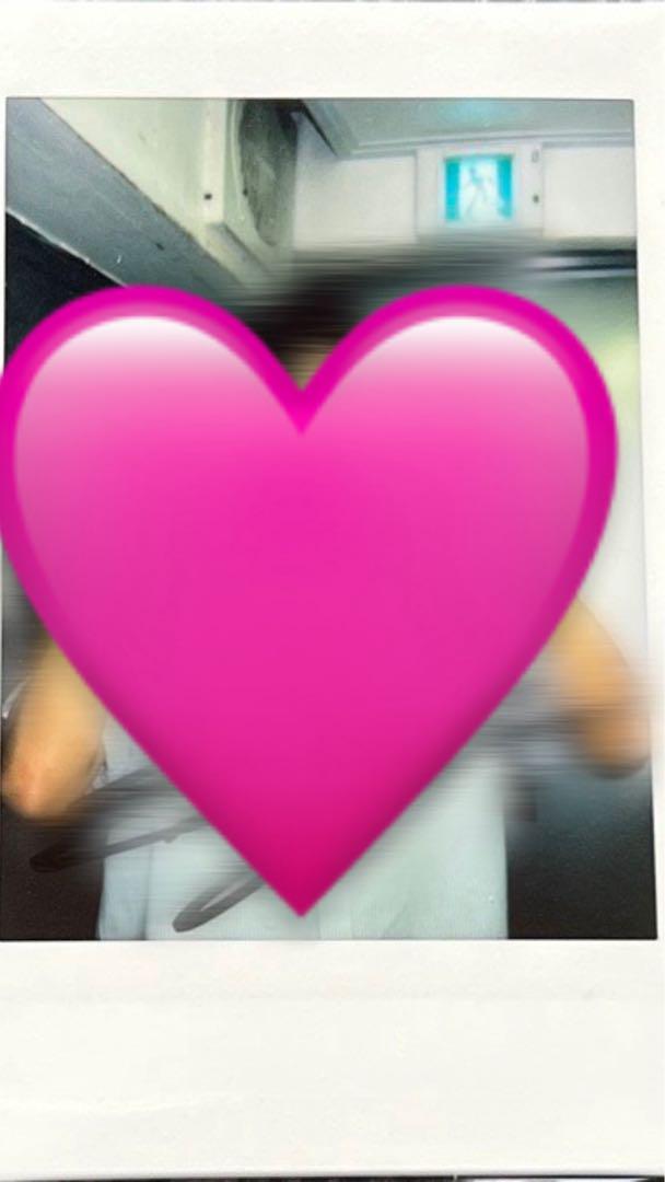 

[USED] YOUNITE Zion signature polaroid