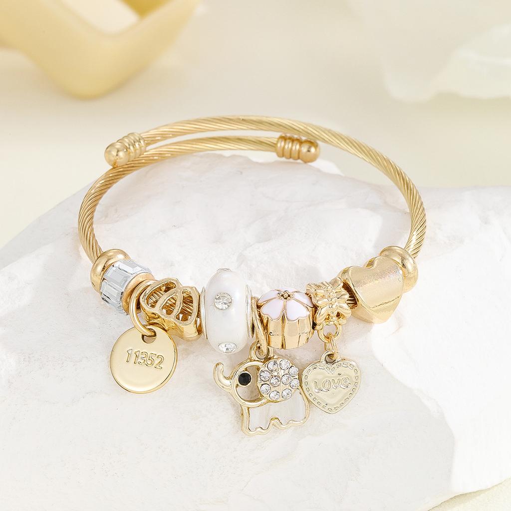 Fashion Sweet High-end Rhinestone Heart Pendant Beaded Bracelet