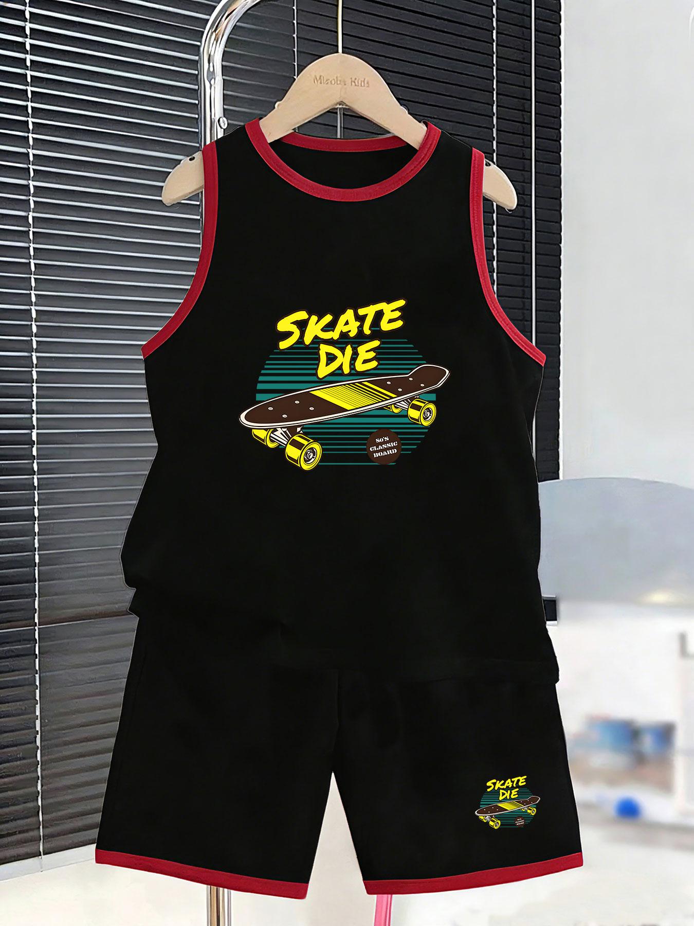 

Boys old-school skateboard casual short set. Timeless skate print, flexible breathable material for sports and casual wear. 7Y чорний