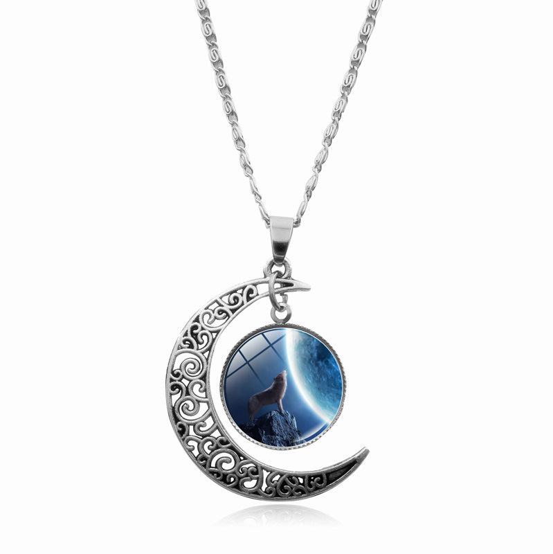 Howling Wolf Moon Time Gemstone Pendant Necklace Women's Versatile Collarbone Chain Accessory