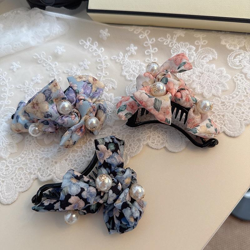 Charming and Elegant Fabric Daisy Twisted Hair Clip for Women, High Quality, Ponytail Vertical Hairpin