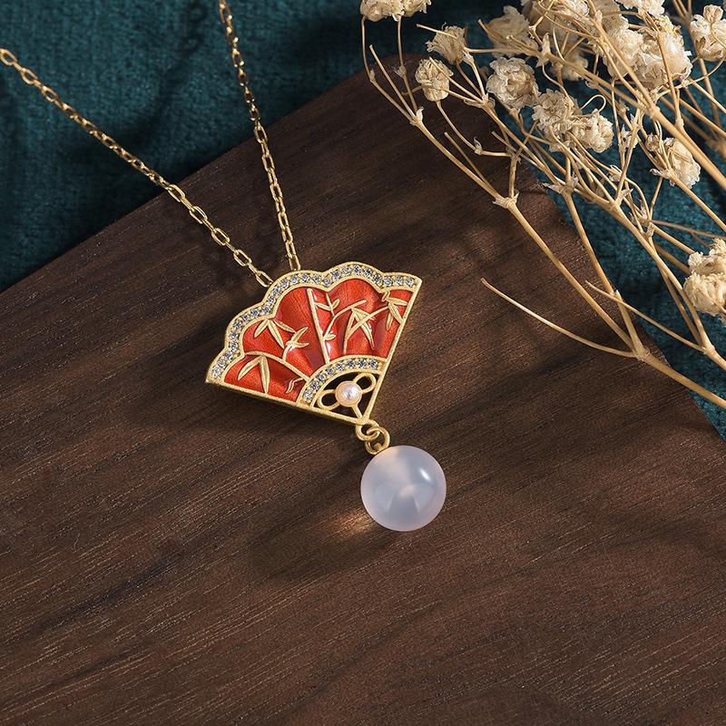 Cloisonné Fan-Shaped Chalcedony Agate Necklace 