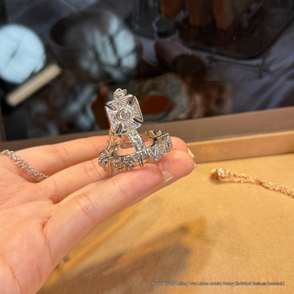 Kejsarinna änka 3D Bokstav UFO Klot Halsband & Saturnus Helt Diamant Planet Örhängen Set