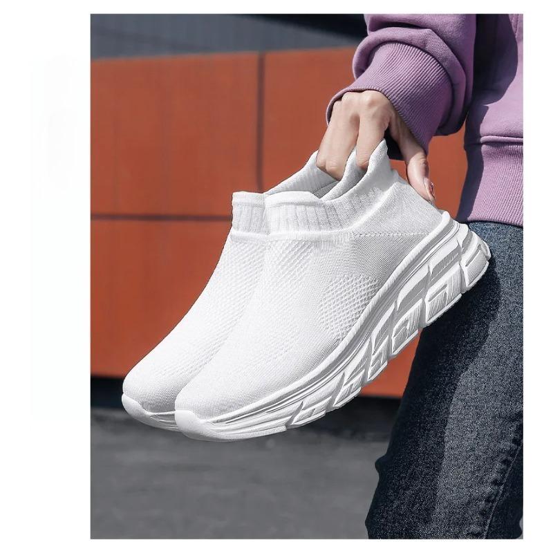 Fashion Green Men Sneakers Breathable Slip On Jogging Shoes Lightweight Trainers Sneakers Women Sports Shoes