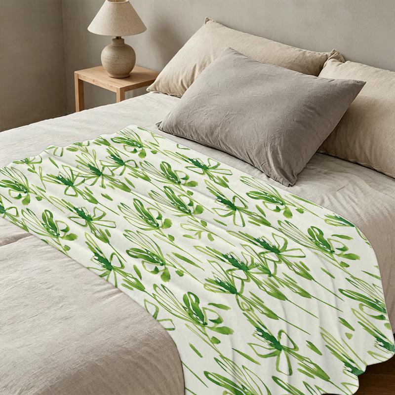 Flannel Blanket – Soft Hemmed Throw, Floral Design, Skin-Friendly Sofa Cover, Ideal for Halloween & Christmas, Warm Home Decor To Add Cozy Vibes