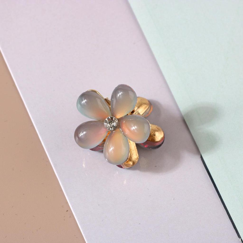 Korean Cute Pearl Floral Cat's Eye Hair Claw Clip