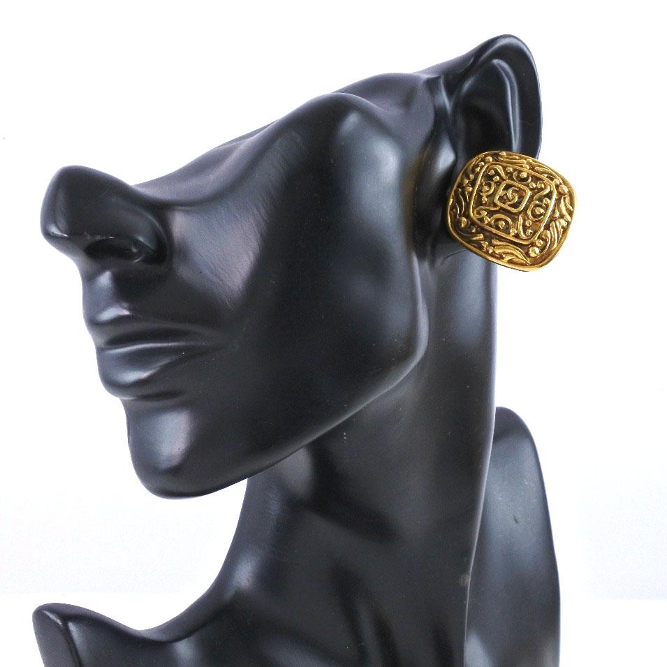 CHANEL COCO Mark Earring Rhombus vintage gold Plated Gold Square 30g Women Used