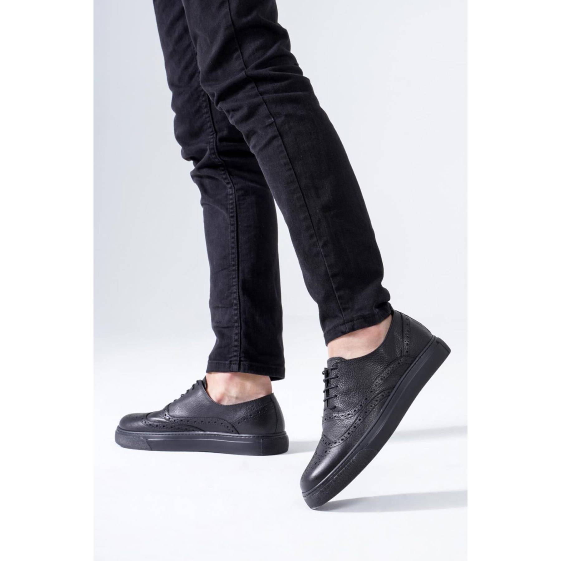 

Мужские кроссовки из натуральной кожи на шнуровке Удобные оксфордские кроссовки