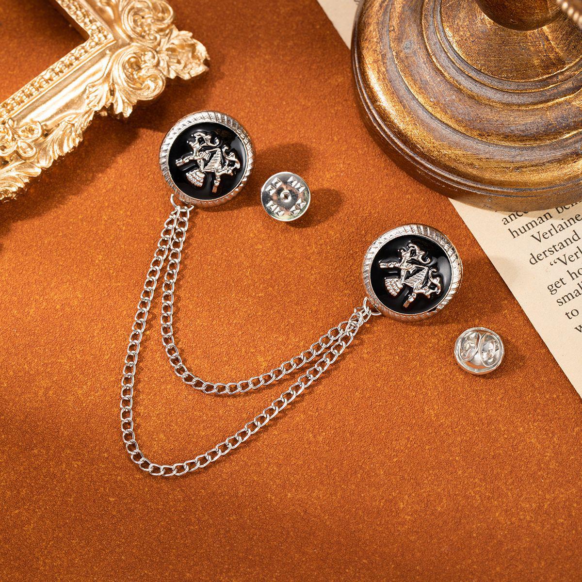 European & American Luxury Retro British-Style Brooch with Metal Chain Button