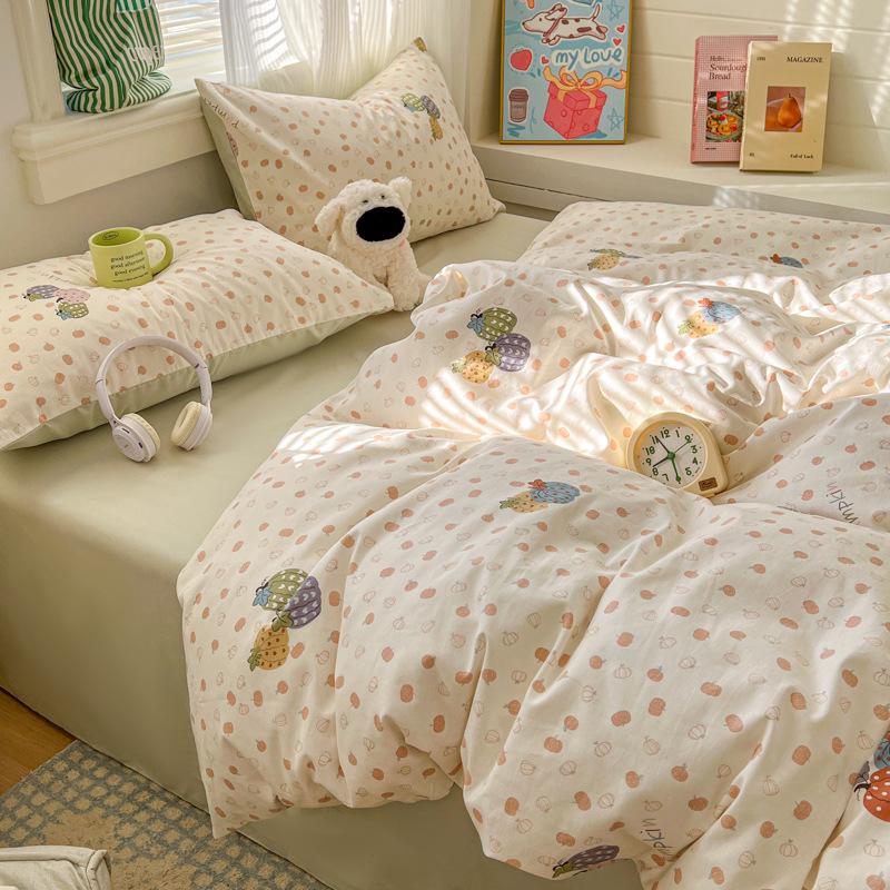 Cotton Four-Piece Bedding Set - Student Dormitory Version A: 100% Xinjiang Cotton, Version B: Traditional Water-Washed Sheets & Duvet Covers.