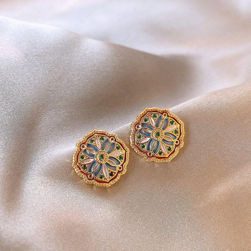 

Серьги-гвоздики с эмалевыми цветами в национальном стиле для женщин, жемчужные серьги, доступная роскошь, модные, новинка 2025 года, китайские серьги, ретро New Chinese Enamel Flowers ~ Stud Earrings