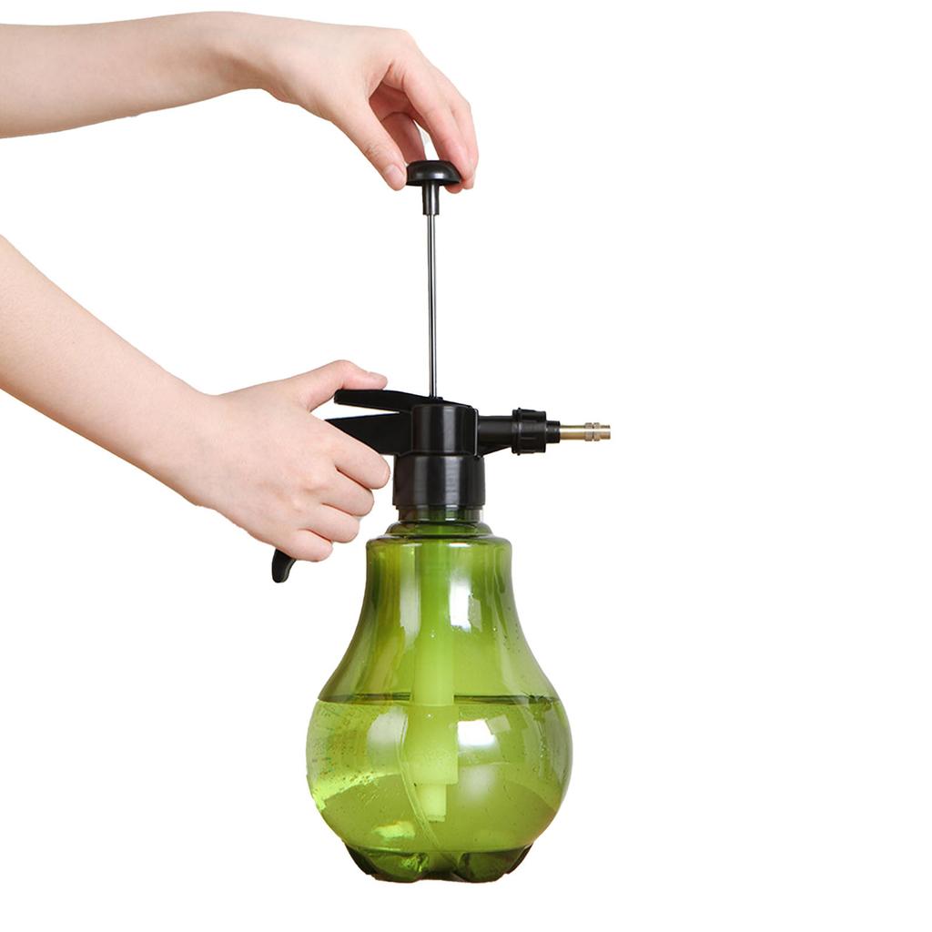 Watering Spray Bottle 1.5L Large Capacity Plastic Pressure Empty Plant Mister Bottle with Adjustable Nozzle for Home