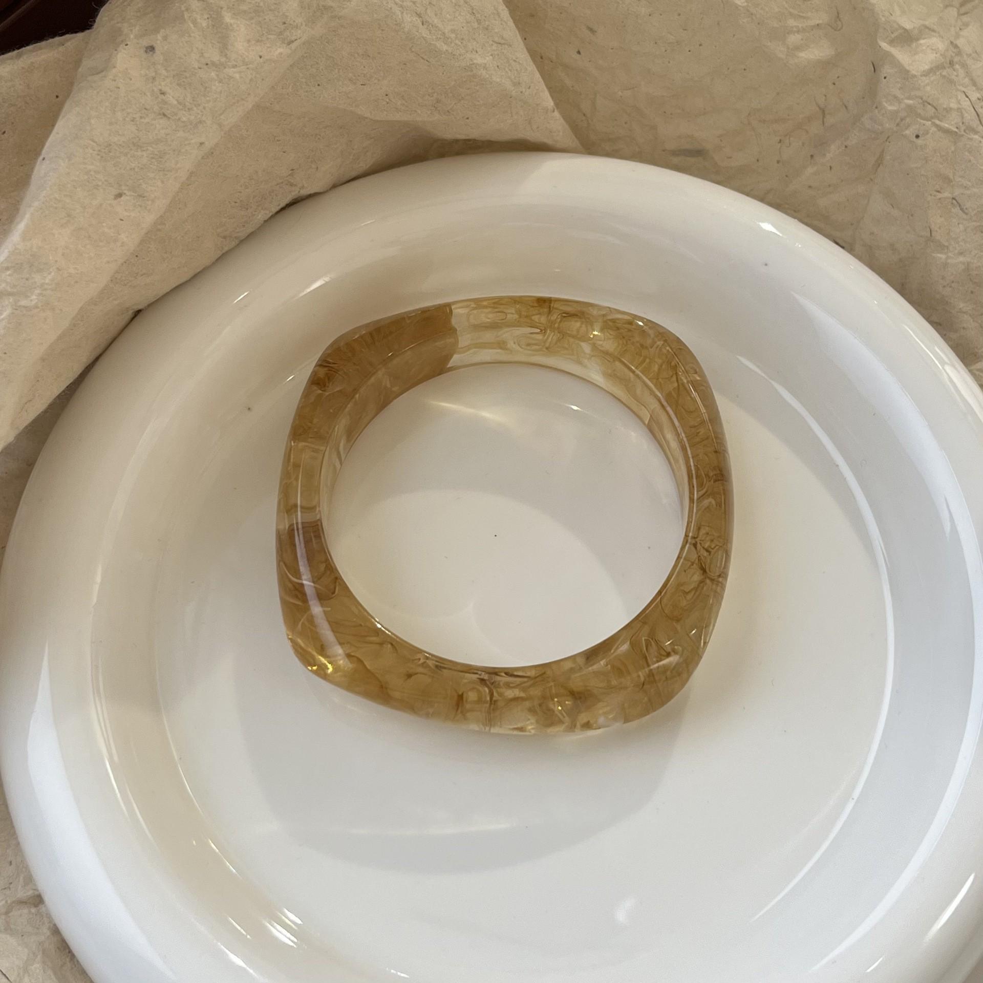 

Корейський нерегулярний смоляний браслет для жінок: Новий Браслет Високого Класу, Нішевого Дизайну