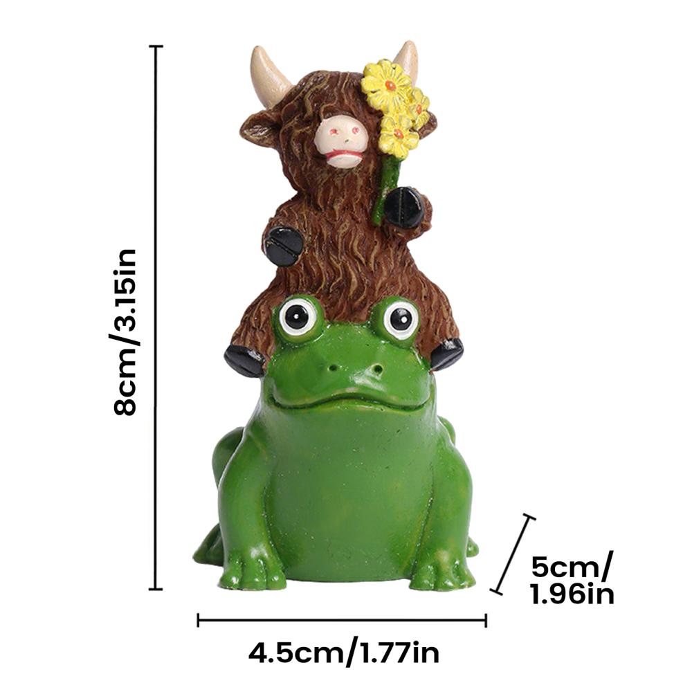 Highland Cow Holding Cute Animal Statue Cute Collectible Figurines Cow Decor Resin Cow Figurine Ornaments Decoration