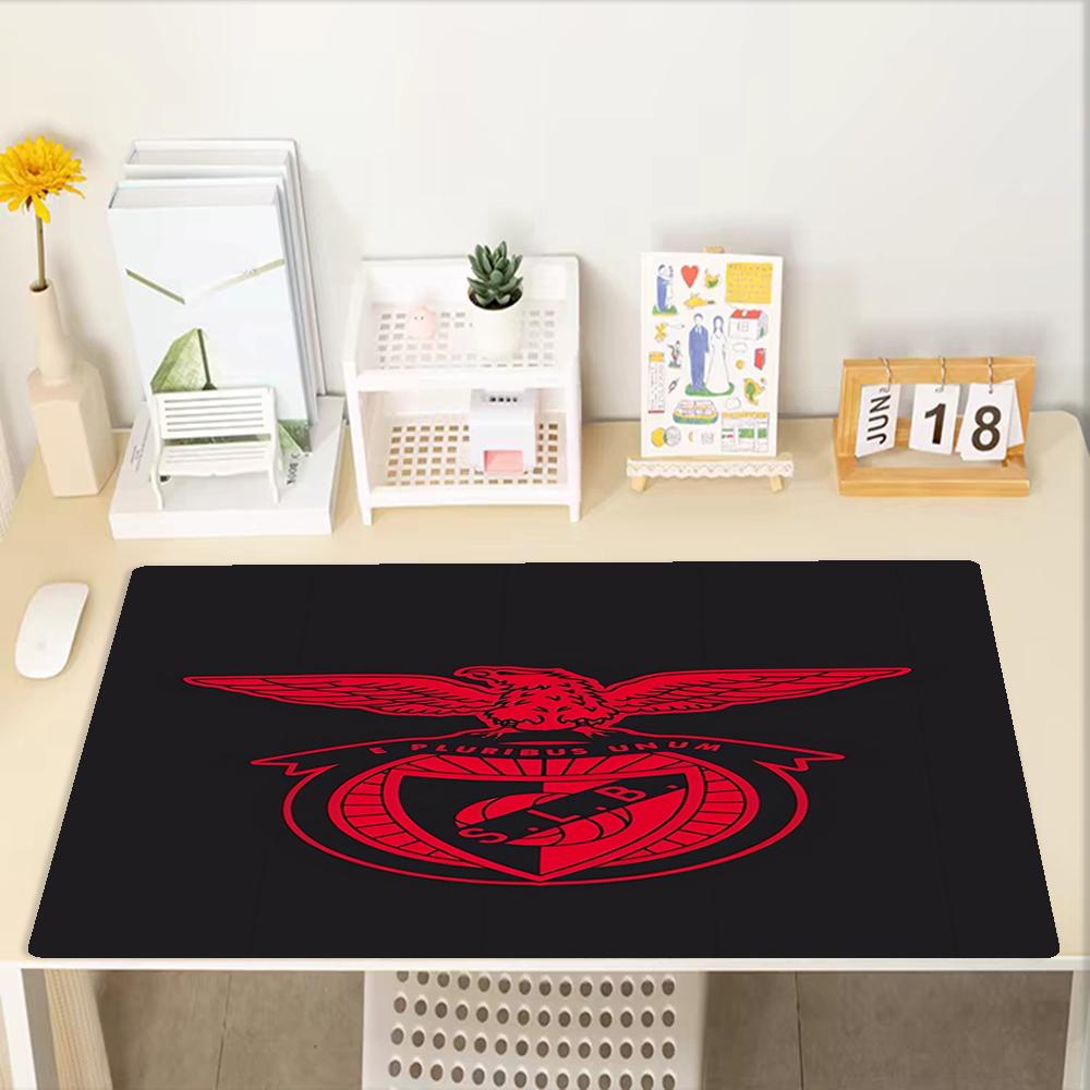 S.L. Benfica Thema Mauspads, Rutschfeste Gummiunterseite, Multifunktionales Büro- & Heimdekor, Perfekt für die Personalisierung des Arbeitsplatzes.