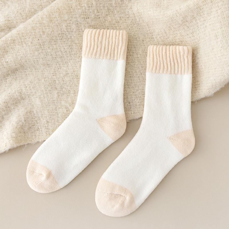 Women's Autumn and Winter Fleece Thick Warm Cashmere Cotton Socks Warm Feet Fleece Snow Mid-calf Socks