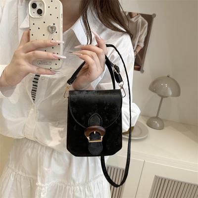 Bag Female Messenger Small Satchel Mobile Phone Bag 2025 New Niche Design Sweet Cool Internet Celebrity Senior Sense Foreign Style Small Square
