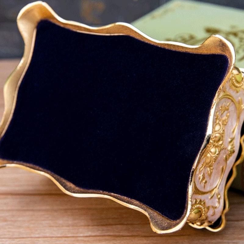Elegant European Rose Engraved Metal Jewelry Box For Rings Necklaces Earrings With Soft Lining
