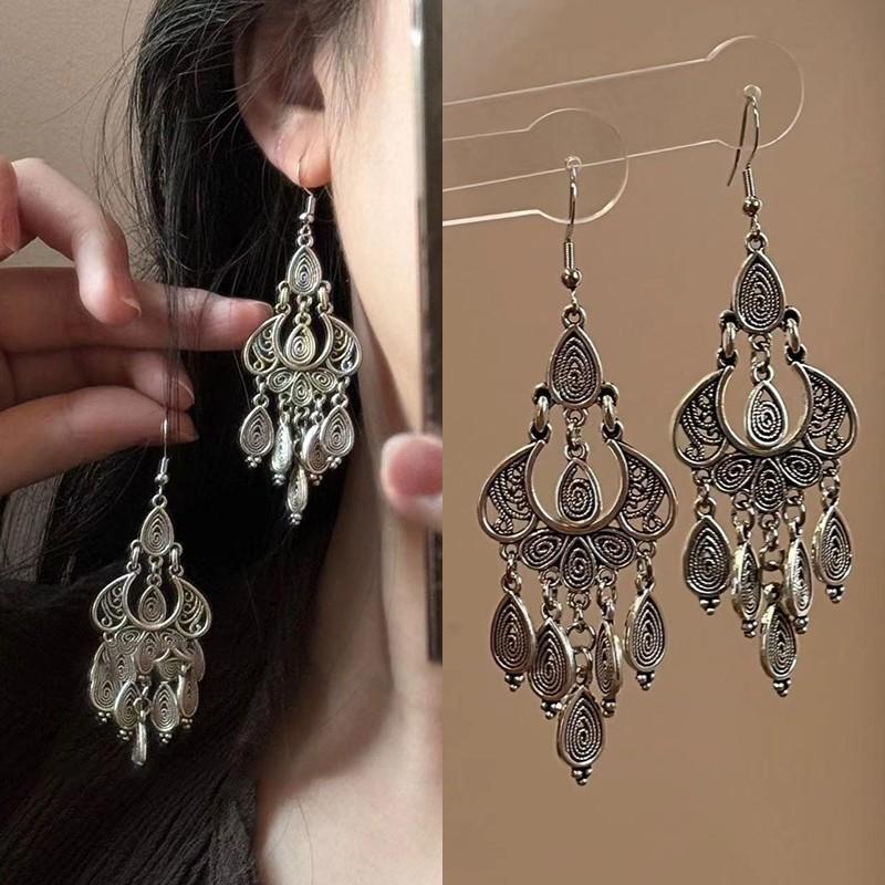 Ethnic Style Triangle Flowing Water Earrings, High-end Earrings, Niche Antique Style, Personalized Creative Design Earrings