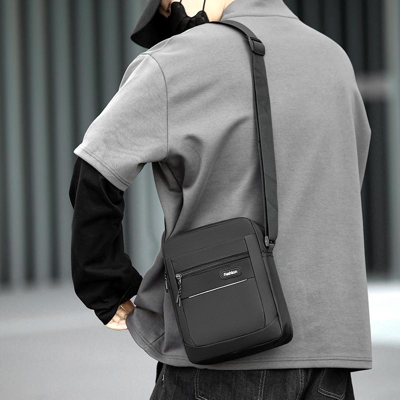 Vielseitige Oxford Umhängetasche - Herren Business Casual Sling für tägliche Pendel-Essentials