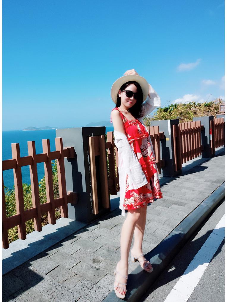 Summer 2023 Mother-Daughter Seaside Shawl: Fresh, Loose-Fit Outfit for Vacation