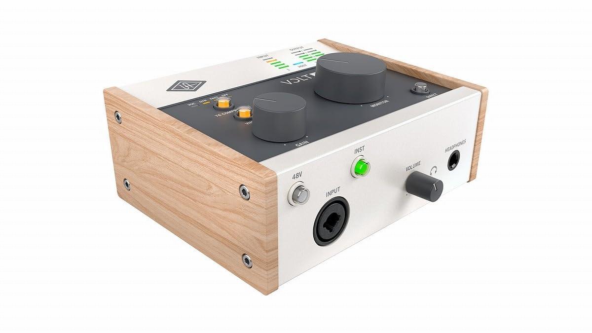 

Universal Audio VOLT 176 USB 2.0 Compatible Audio Interface 1 in/2 Out with 1176 Compressor Mode/Vintage Microphone Preamp Mode