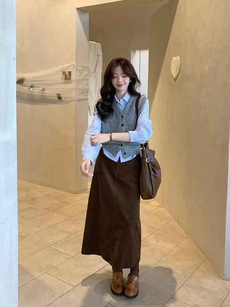Women's Coffee-Colored Retro Corduroy Skirt - French Autumn/Winter 2025 Design