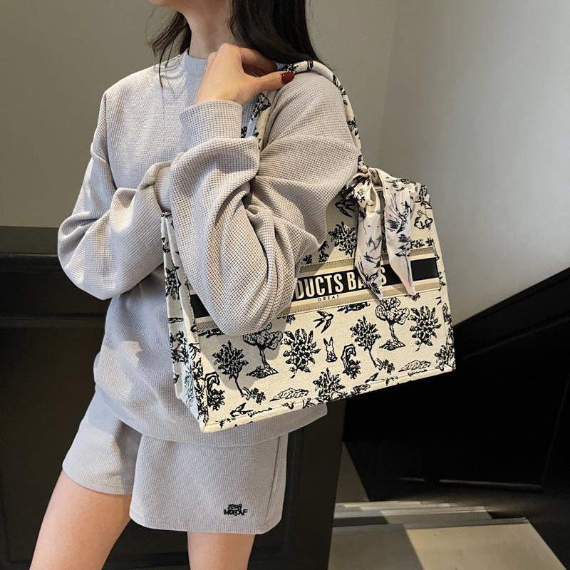 Casual Commuting Large-capacity Bag, Women's New Retro Portable Tote Bag, Premium Messenger Bag