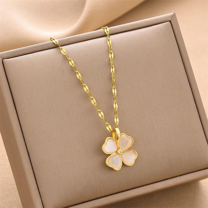 Lucky Clover Necklace Women'S Gold-Plated Cat'S Eye Delicate Petal Clavicle Chain Simple Temperament Women'S Neck Chain