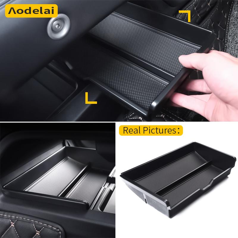 

Suitable for Land Rover Defender 90 110 130 20-24 center console storage box storage and finishing interior styling accessories.