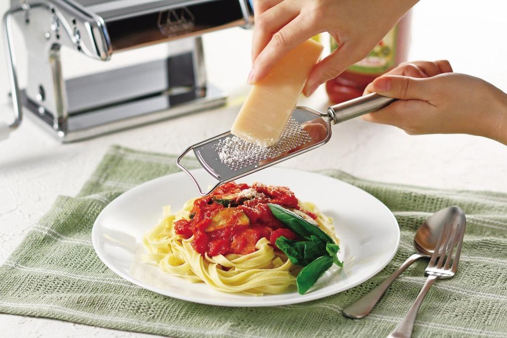 Corelle Large Bowl Winter Frost Diameter X 6cm Lightweight J432-N CP-8929, White, 21.5cm Height, Shatter-Resistant,