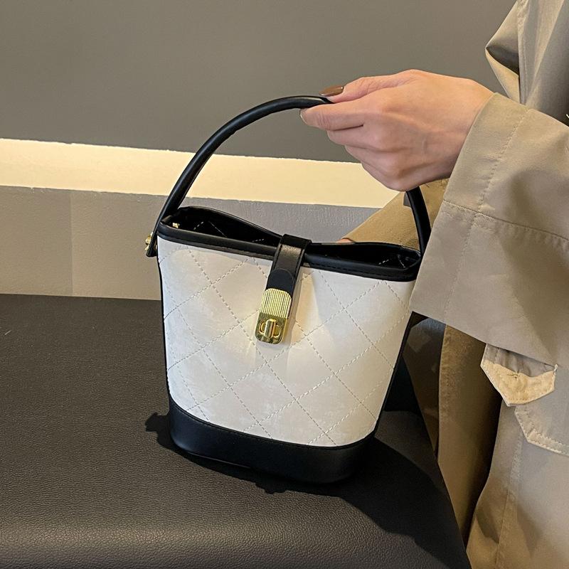 Retro Casual Diamond Portable Small Bag Women's New Spring and Winter Simple Fashion Messenger Bucket Bag