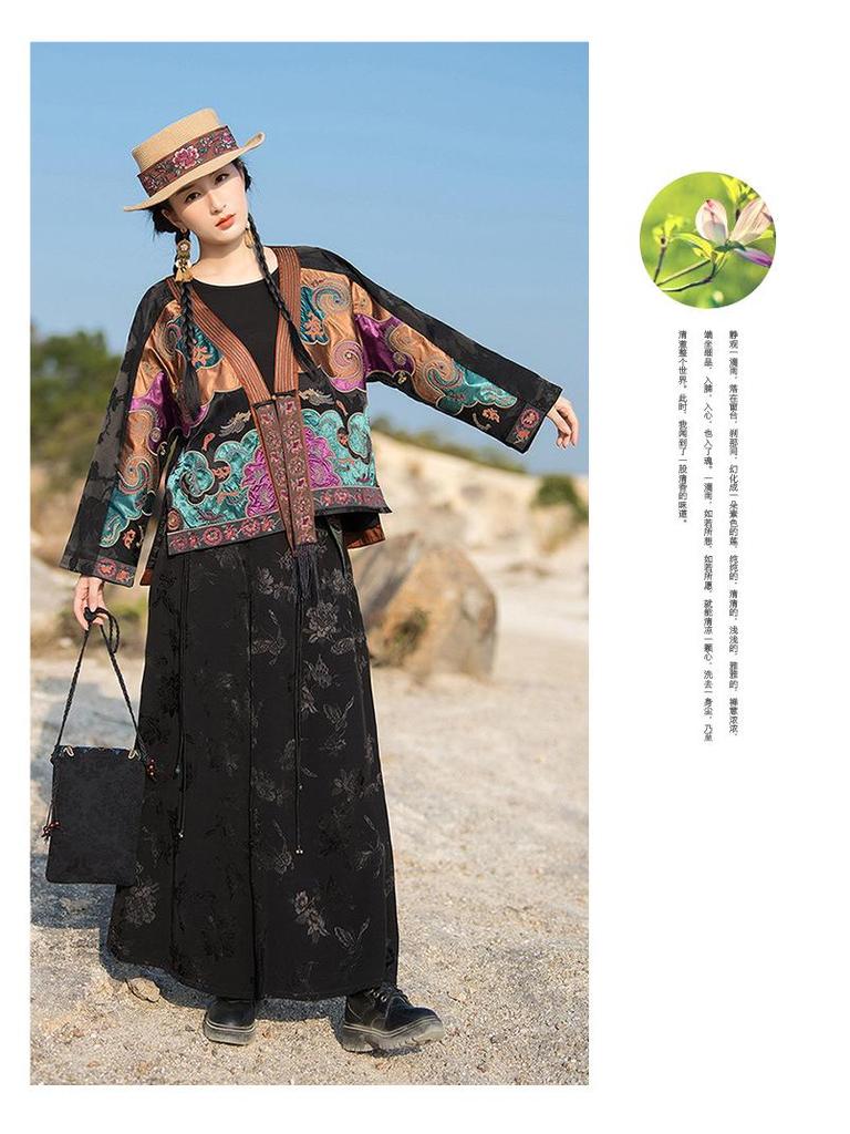 Women's Retro Chinese Jacket: Spring/Autumn Ethnic Style, Heavy Industry Applique, Embroidered Plus Size, Short Outerwear