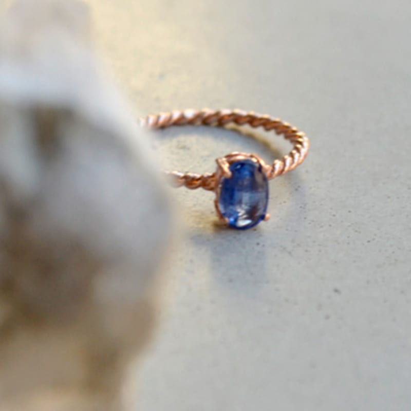 Martha auf dem dachboden rorien.kyanit