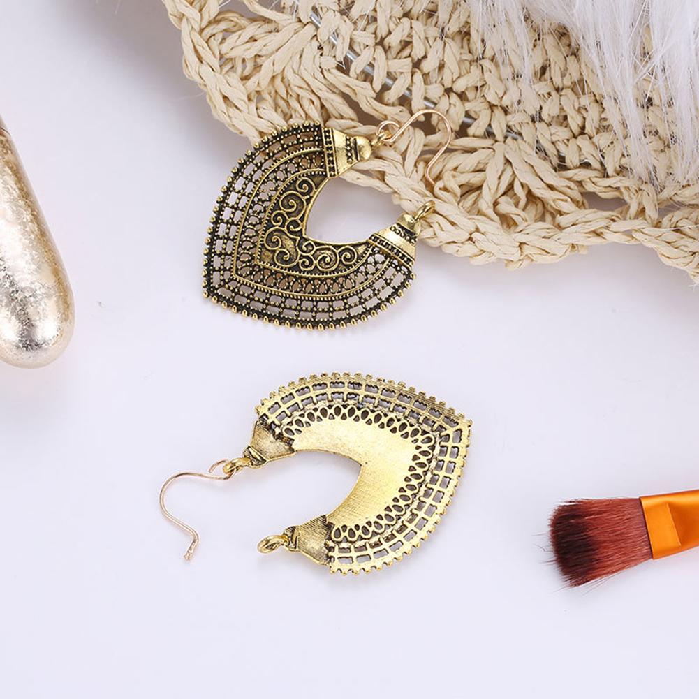 Women Vintage Bohemian Style Hollow-out Carved Love Shape Earrings Decoration