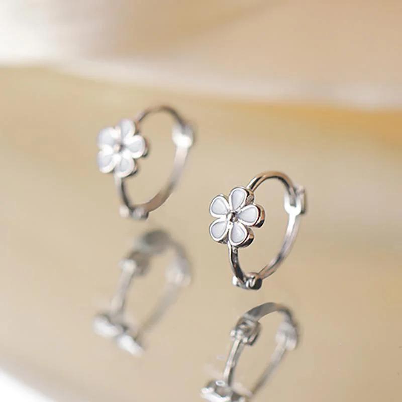 Korean Fashion Fresh Flower Enamel Hoop Earrings for Women Dripping Oil Huggies Earrings Girl Charm Cute Ears Party Jewelry Gift
