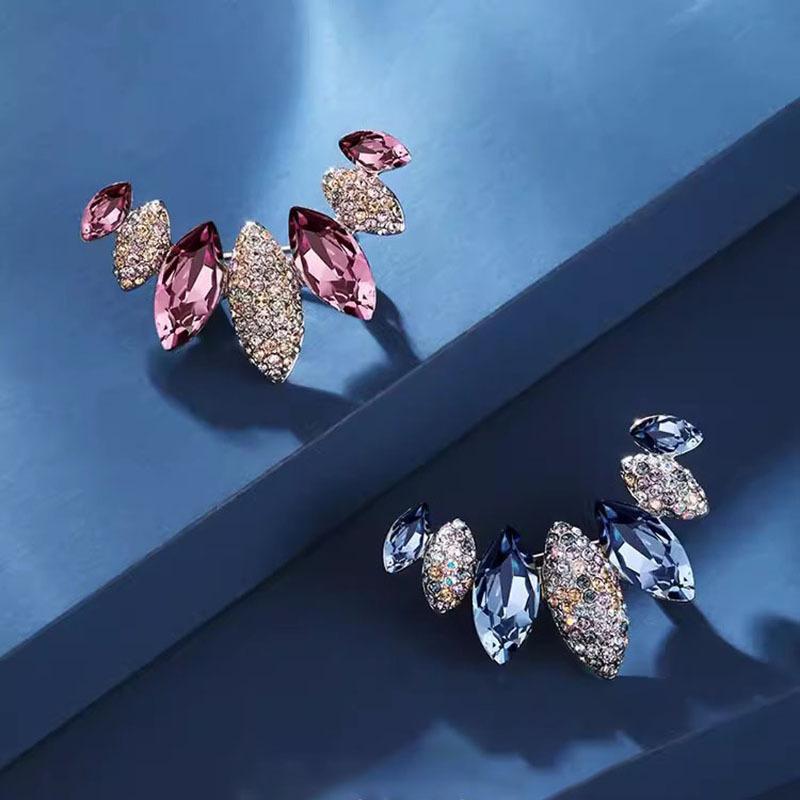 Anti-glare Clasp Brooch, High-end Women's Light Luxury, Niche Design Sense, Delicate and Individual Brooch, Full Diamond Pin