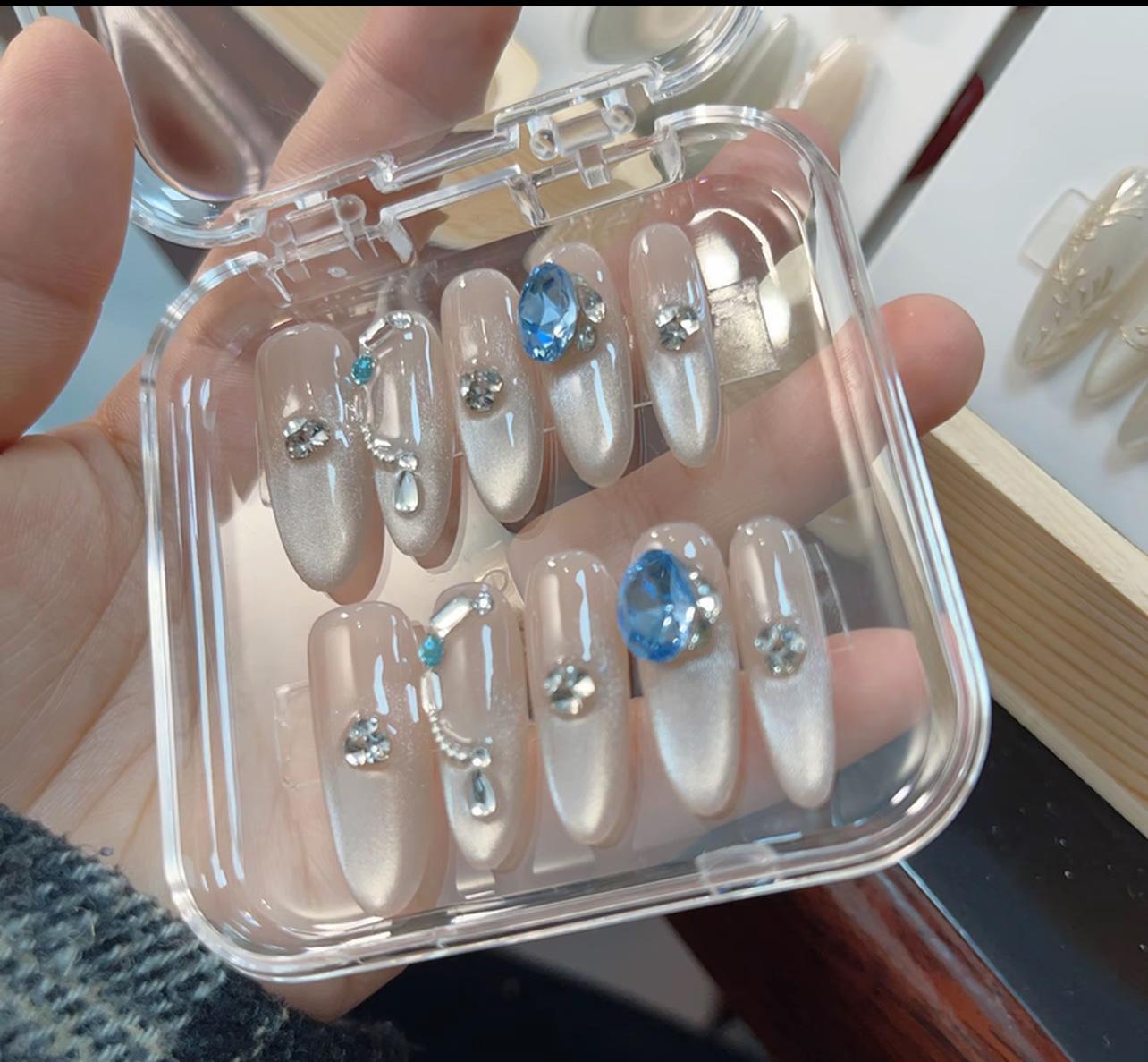 

Cat Eye Gradient Manicure: Sparkling Ice Nude Phototherapy Nail Stickers Extra Small