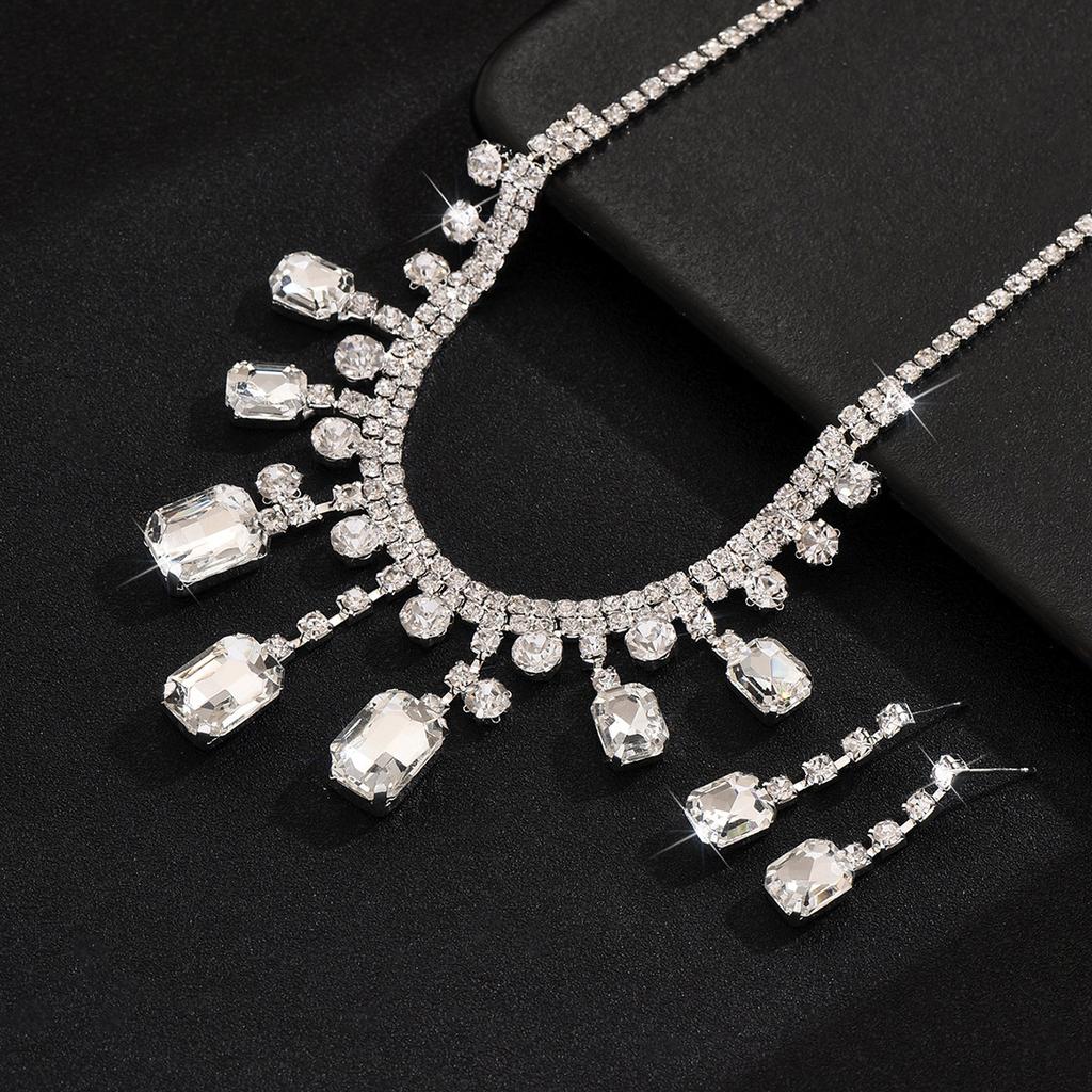 Valentine'S Day Gift, European Fresh Temperament Square Water Drop Crystal Necklace Earrings Two-Piece Set