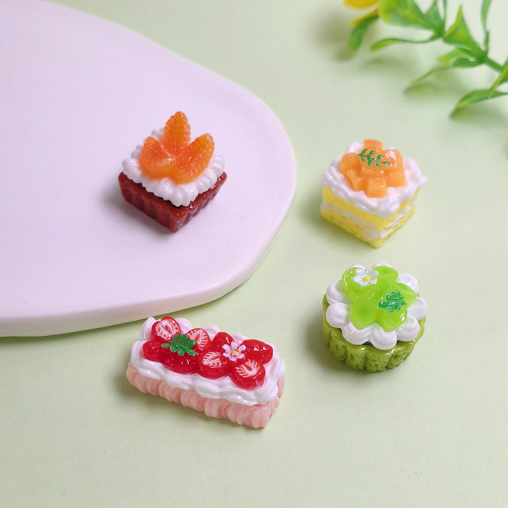 100Pcs Mini Cake Decorations Ornaments 3D Artificial Fruit Cake Dessert Miniature Doll House Food Toys for Landscape Party Decor