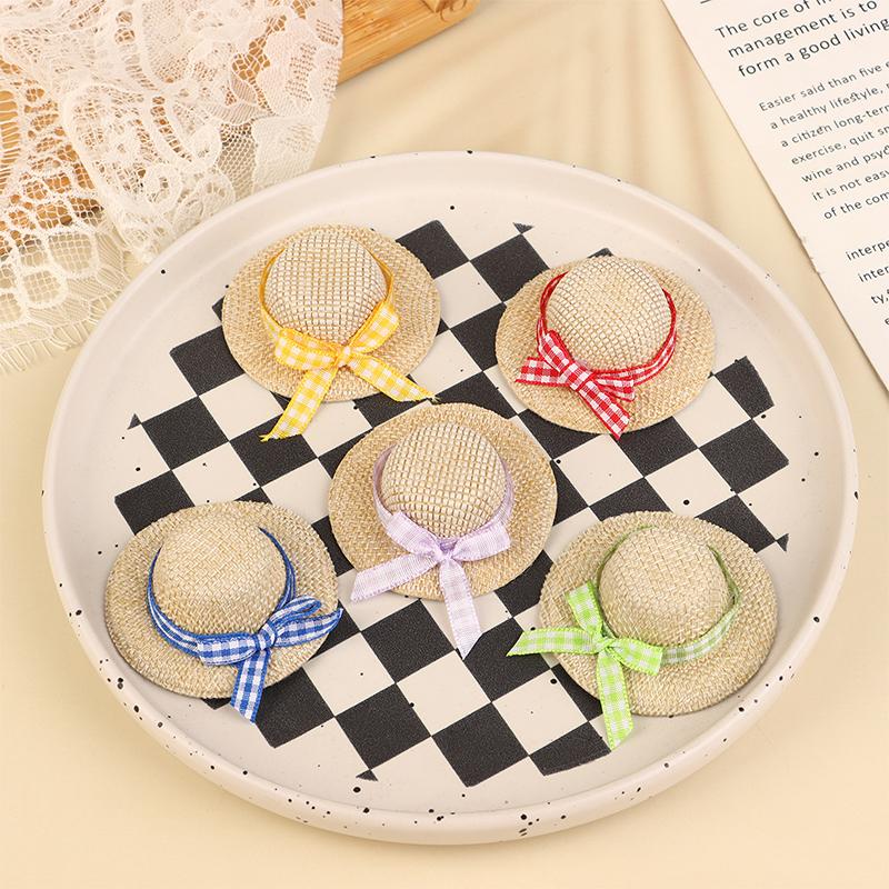 2 ks Miniaturní slaměný klobouk Mini slaměné klobouky pro panenky s mašlí Klobouk Ozdoba domečku pro panenky Ručně pletené Doplňky domečku pro panenky