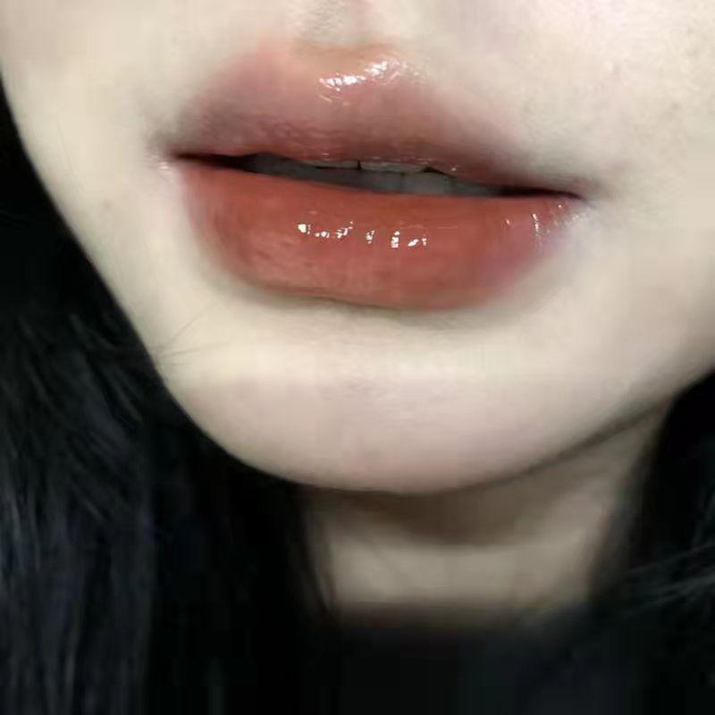 

Introducing the HELLOSTYLE Glossy Mirror Lip Glaze: A Moisturizing and Hydrating Lip Gloss for a Glass-Like Shine.