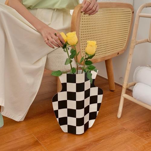 

Medieval Desktop Decoration Large Vase Checkerboard Vase Paper Cover Ornaments Flowers Flower Arrangement Ornaments Household