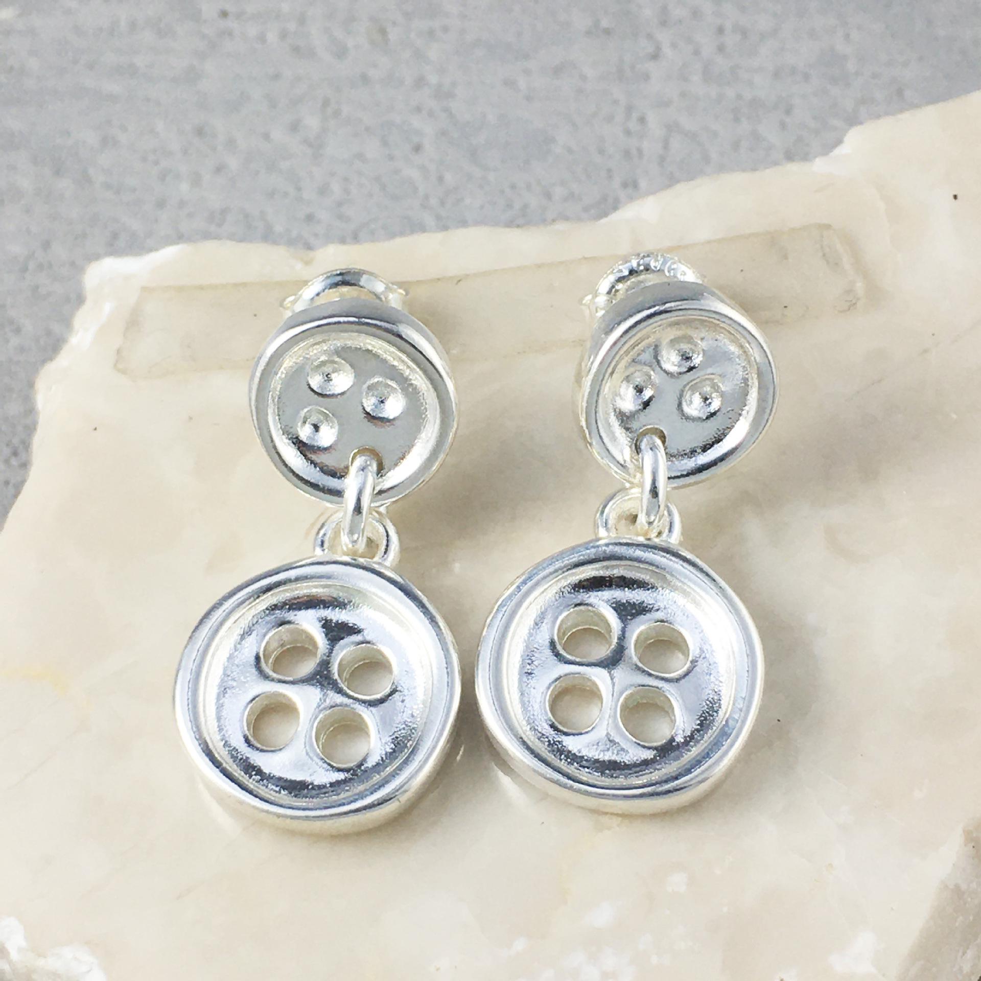 Real Shot UNO Spanish Trendy Silver-Plated Brass Stud Earrings: Original European & American Style UNED 0056 латунный