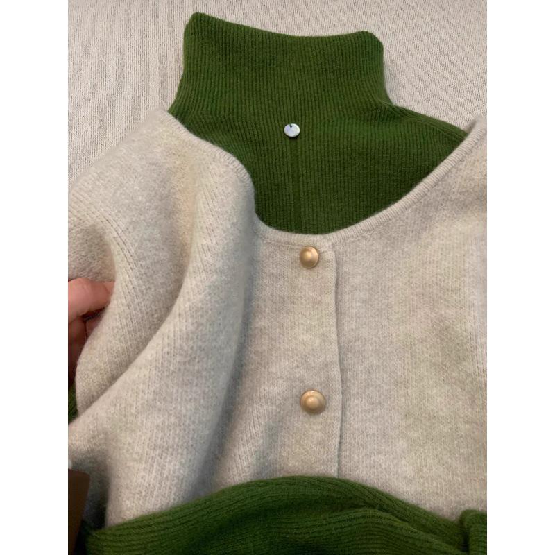 High-End Knit Vest: Women's Korean Style Sleeveless Top with Metal Buttons and Soft Shoulder Pads for Spring and Autumn.