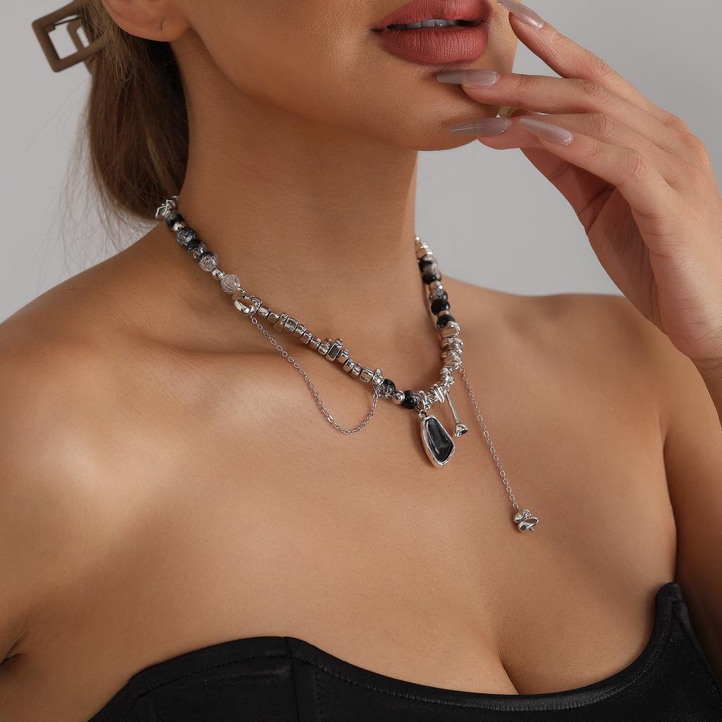 1Pcs Irregular Beads Chain Choker For Women Fashion Elegant Black Heart Rhinestone Pendant Necklace Wedding Party Jewelry Gift